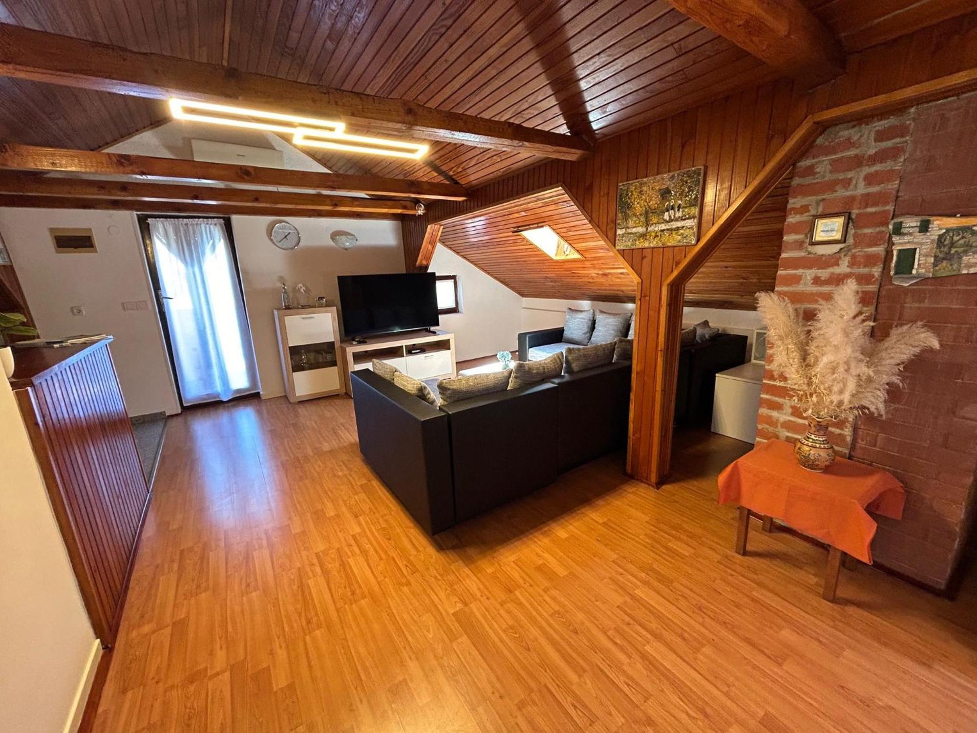 Apartment Milena บระทอนิกลา ภายนอก รูปภาพ