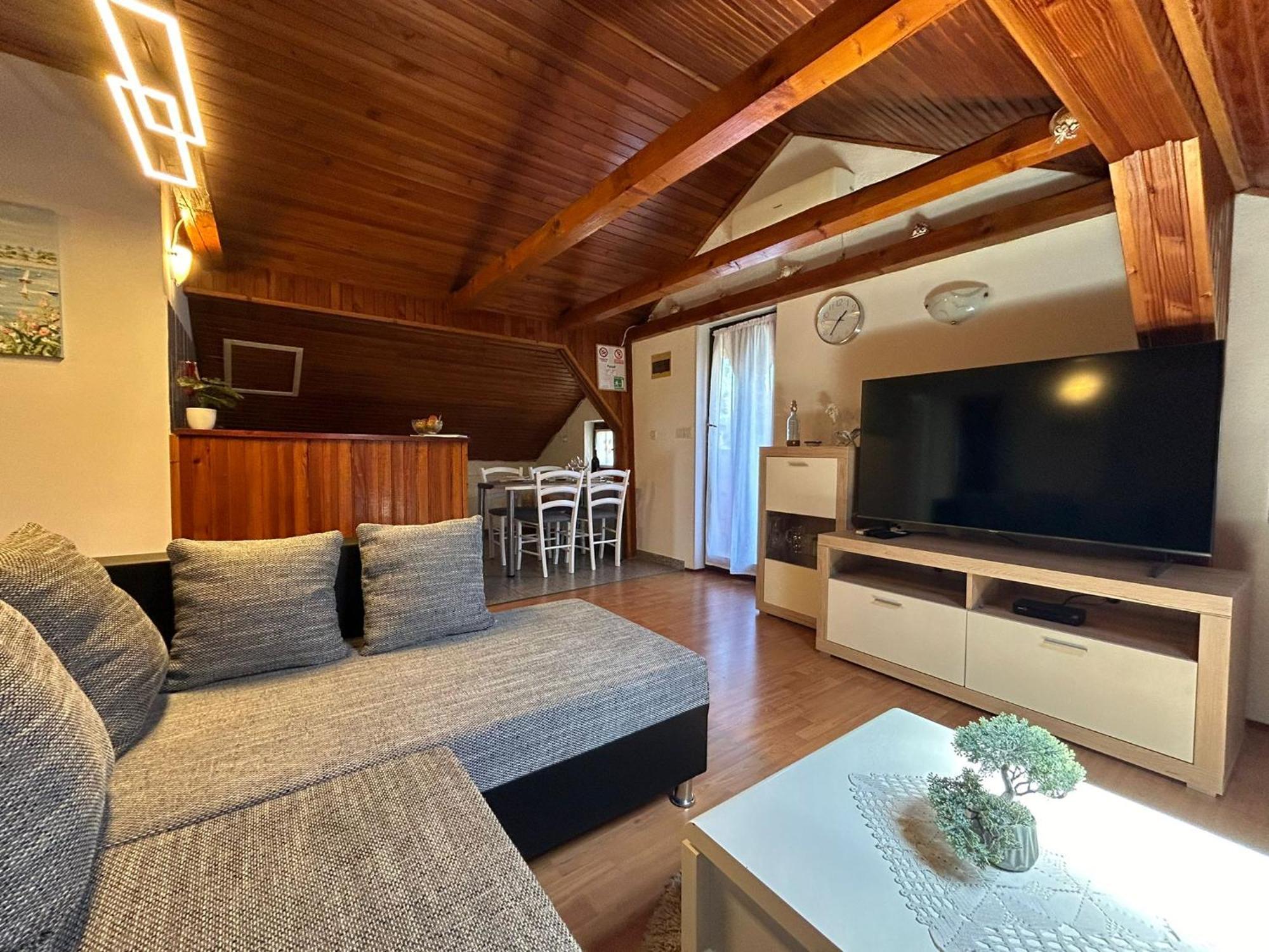 Apartment Milena บระทอนิกลา ภายนอก รูปภาพ