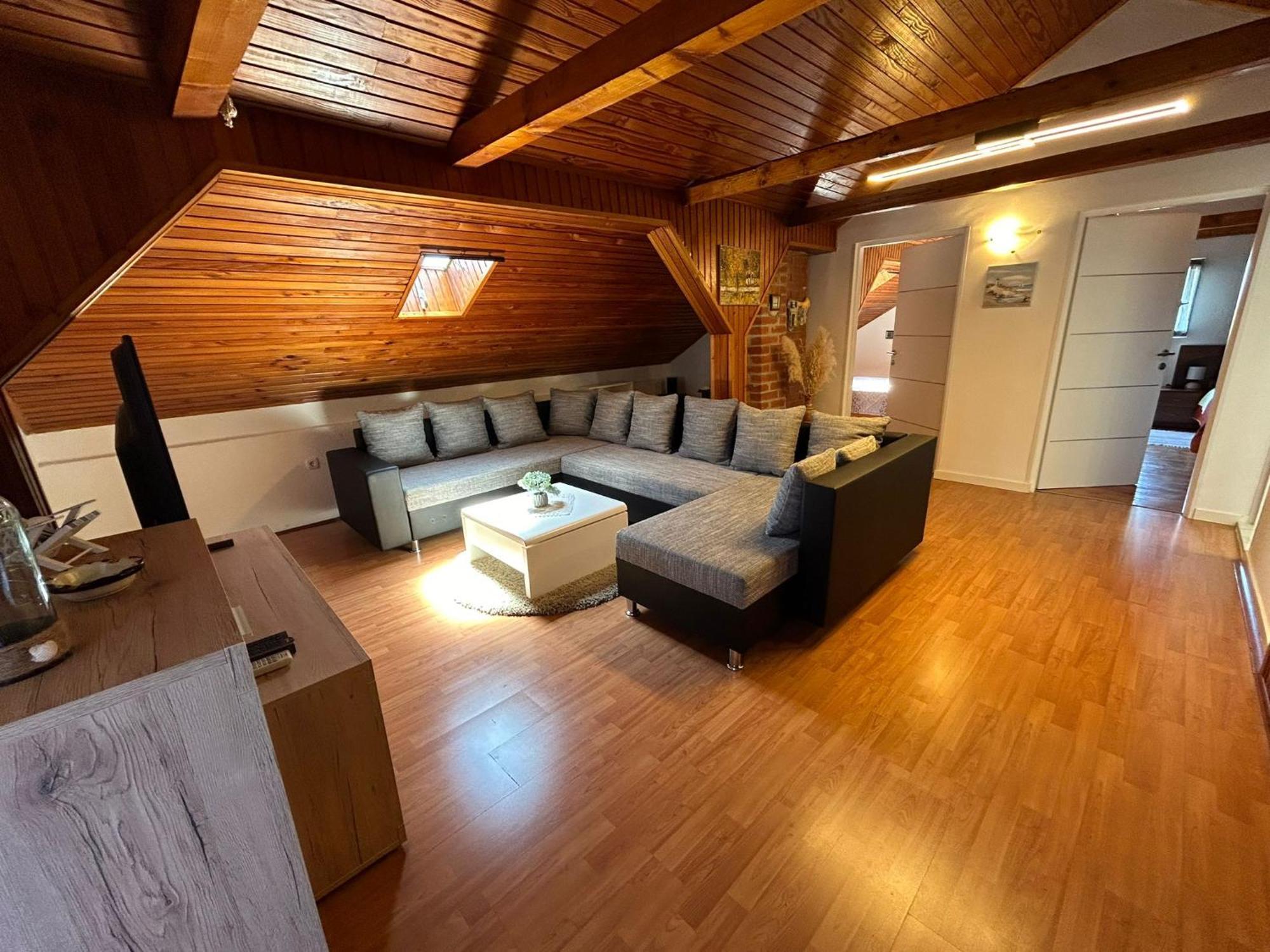 Apartment Milena บระทอนิกลา ภายนอก รูปภาพ